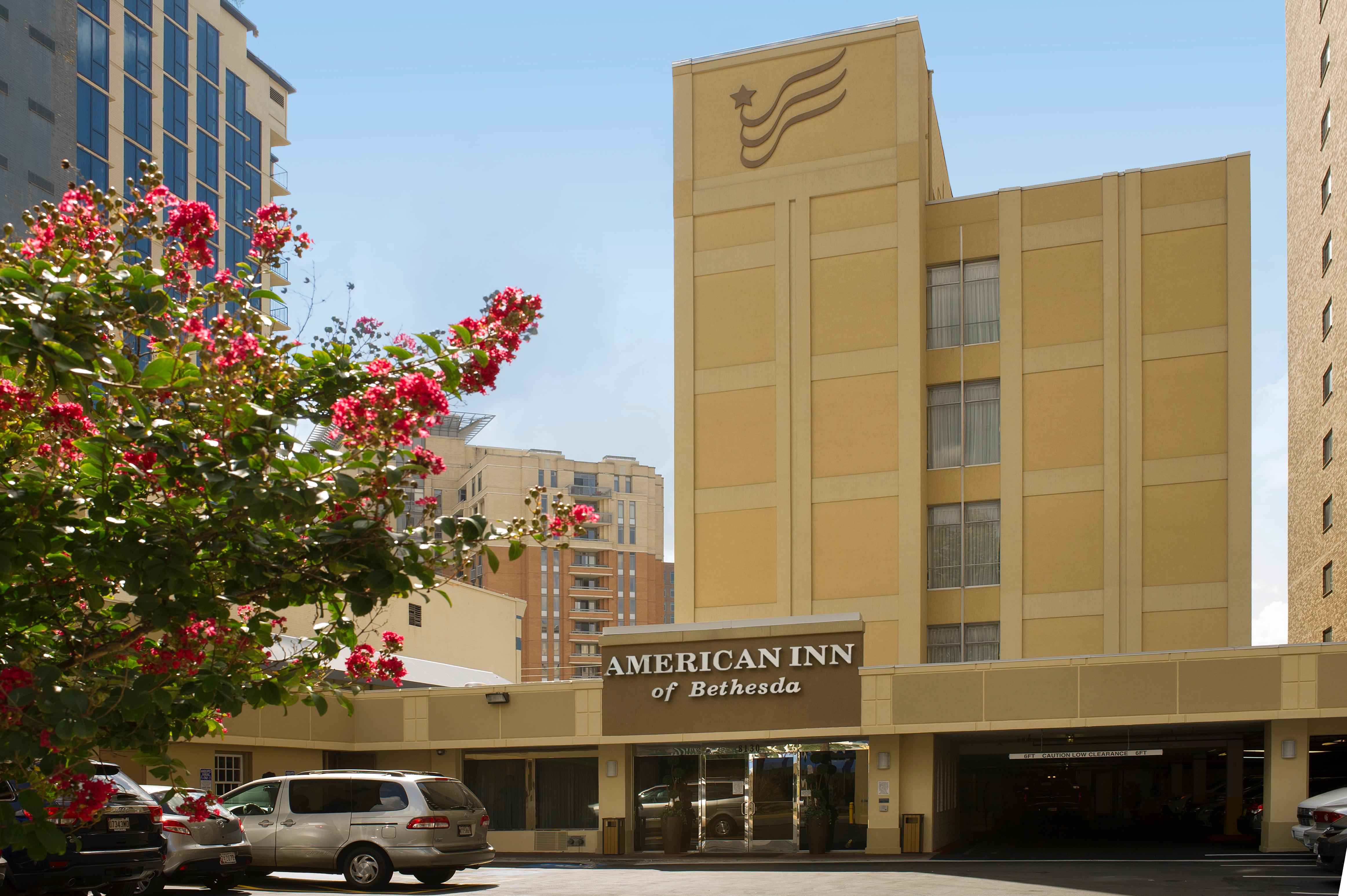 American Inn Of Бъдезда Екстериор снимка