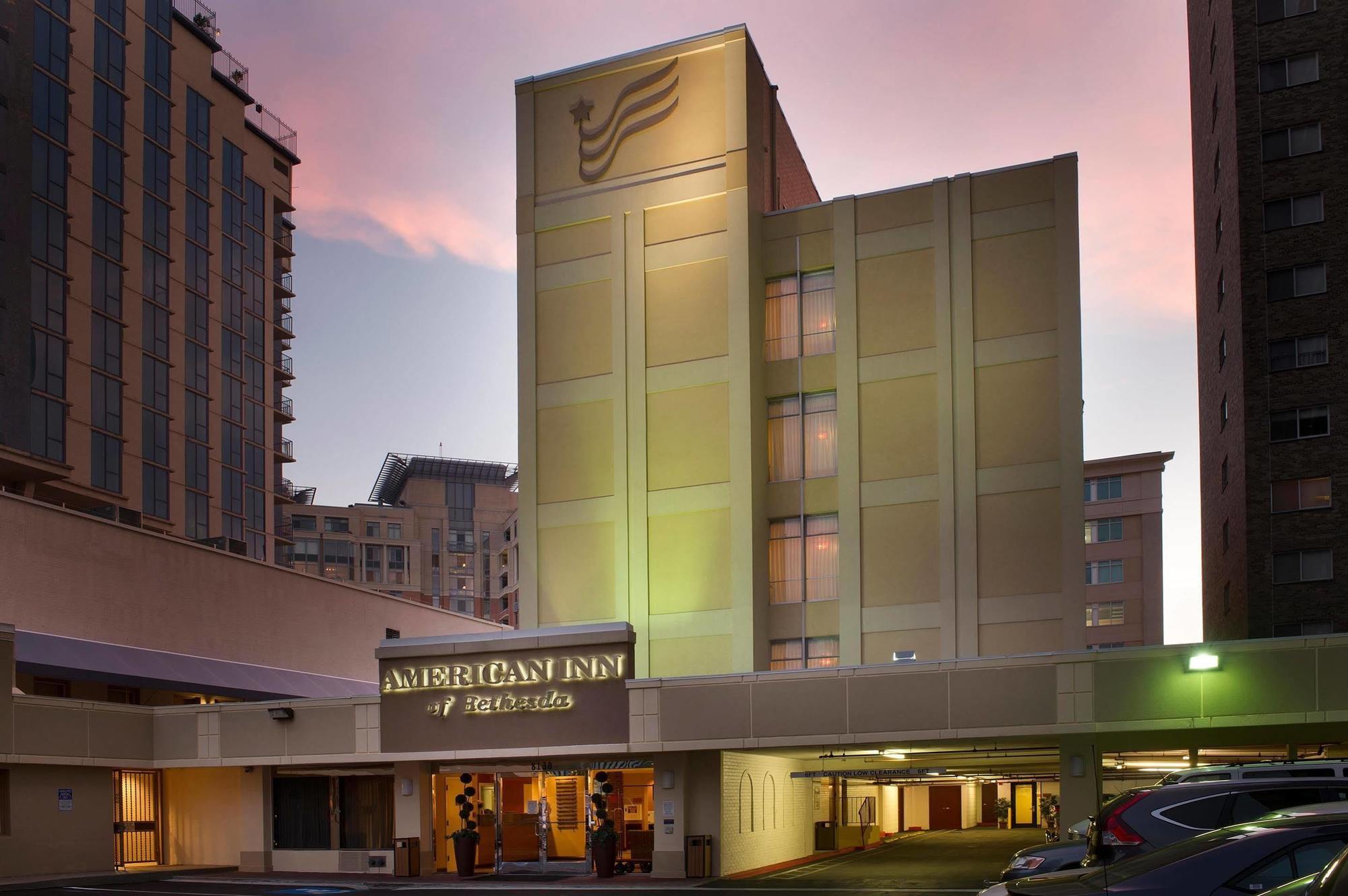 American Inn Of Бъдезда Екстериор снимка