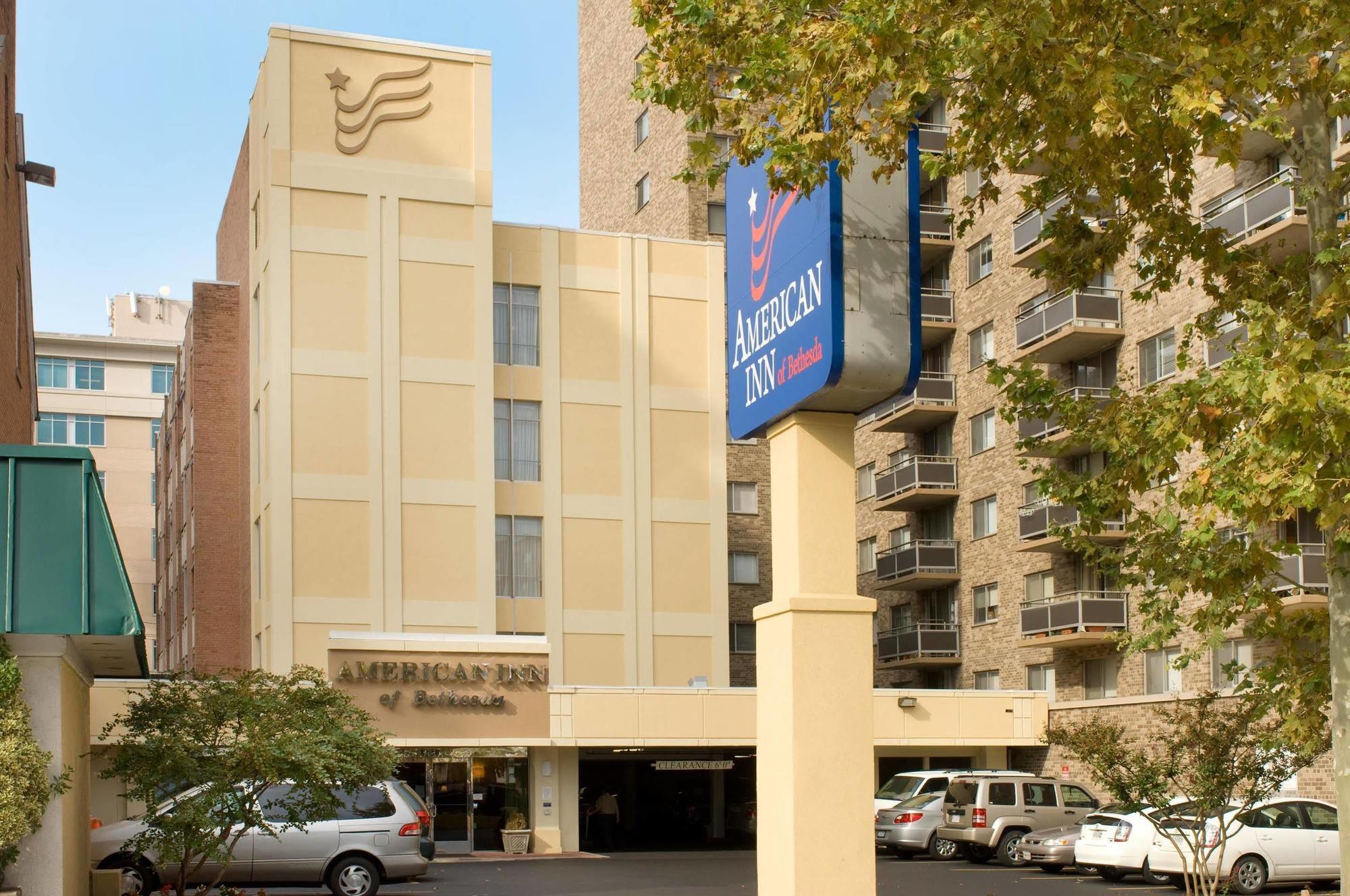 American Inn Of Бъдезда Екстериор снимка